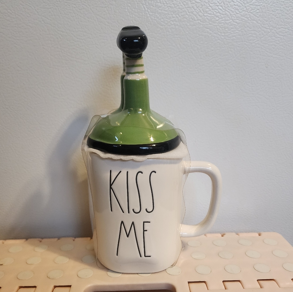 RAE DUNN ST PATRICK'S DAY KISS ME MUG TOPPER